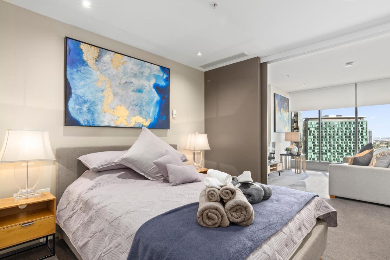 Sophisticated Designer Condo W River & City Views Melbourne Exterior photo